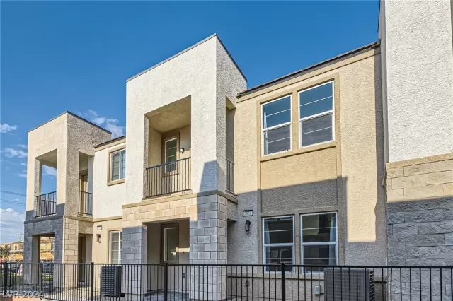 MLS: 2603834 Condo For Sale