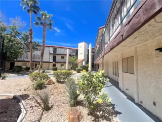 Photo #1: 2603844 Listing 