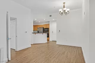 Photo #2: 2603878 Listing 