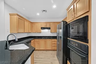 Photo #3: 2603878 Listing 