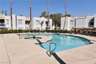 Photo #2: 2603891 Listing 