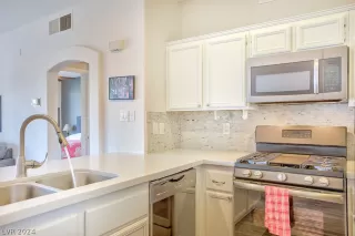 Photo #2: 2603897 Listing 