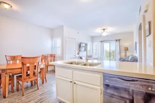 Photo #3: 2603897 Listing 