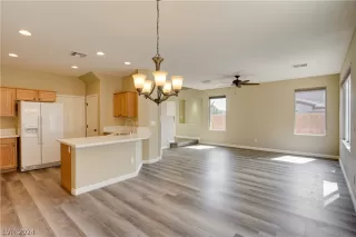 Photo #6: 2603900 Listing 