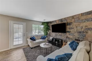 Photo #3: 2603929 Listing