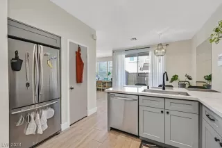 Photo #3: 2603979 Listing