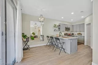 Photo #4: 2603979 Listing