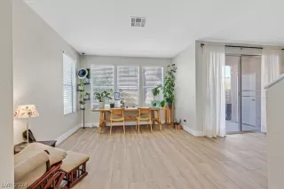 Photo #6: 2603979 Listing