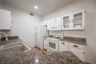 Photo #1: 2604005 Listing 