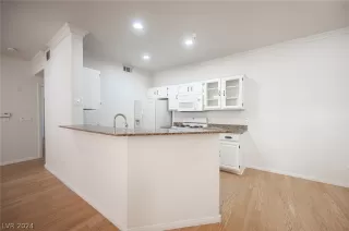 Photo #4: 2604005 Listing 