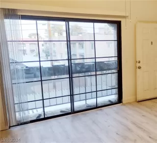 Photo #5: 2604009 Listing 