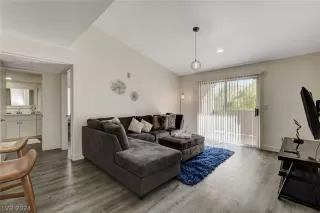 Photo #1: 2604013 Listing 