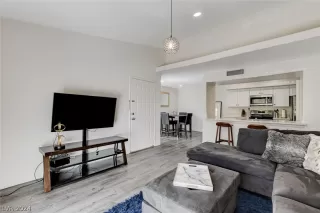 Photo #2: 2604013 Listing 