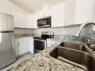 Photo #5: 2604056 Listing 