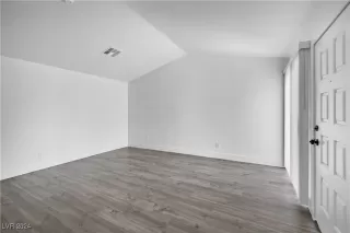 Photo #3: 2604066 Listing