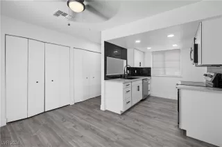 Photo #4: 2604066 Listing