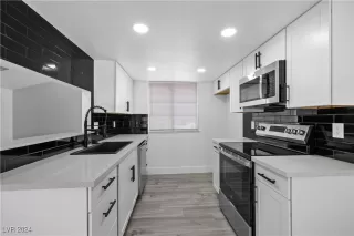 Photo #5: 2604066 Listing