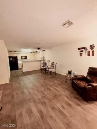Photo #2: 2604099 Listing