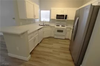Photo #5: 2604106 Listing 