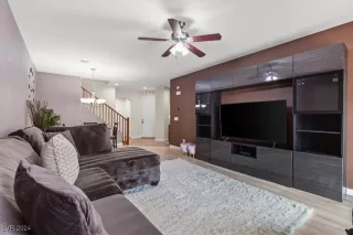 Photo #2: 2604129 Listing