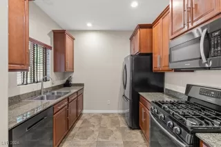 Photo #5: 2604129 Listing