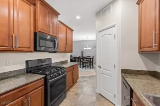 Photo #6: 2604129 Listing