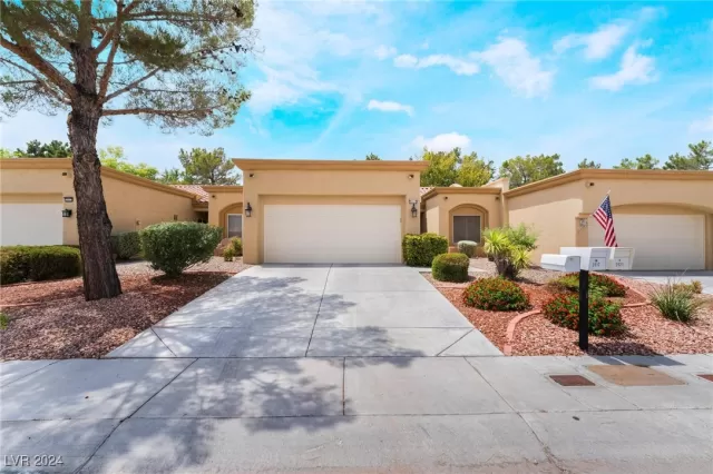 MLS: 2604131 Condo For Sale