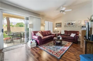 Photo #5: 2604131 Listing 