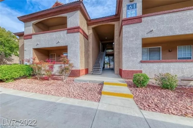 MLS: 2604151 Condo For Sale