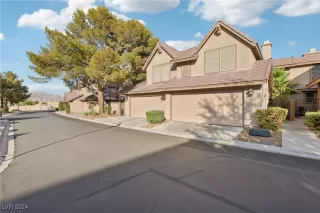 Photo #1: 2604152 Listing