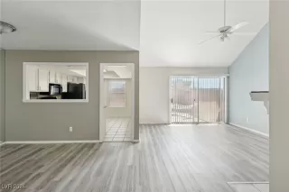 Photo #6: 2604152 Listing