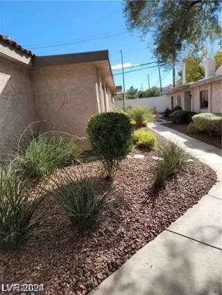 Photo #6: 2604208 Listing