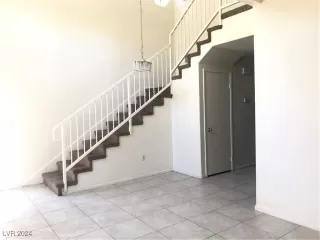 Photo #2: 2604245 Listing 