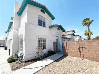 Photo #1: 2604302 Listing 