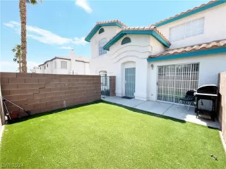 Photo #2: 2604302 Listing 