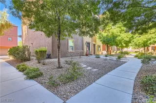 Photo #1: 2604303 Listing 