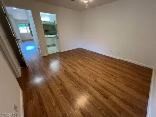 Photo #4: 2604305 Listing 