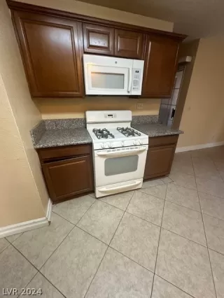 Photo #5: 2604306 Listing 