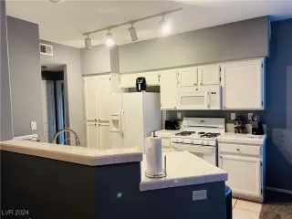 Photo #2: 2604351 Listing 