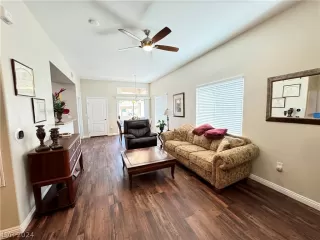 Photo #2: 2604355 Listing