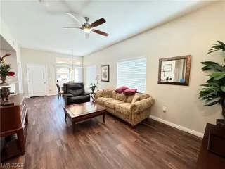 Photo #3: 2604355 Listing