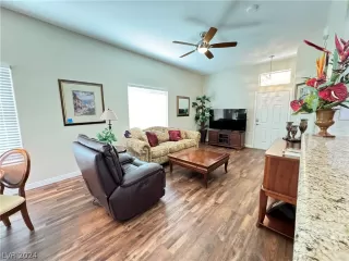 Photo #6: 2604355 Listing