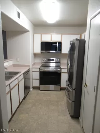 Photo #6: 2604361 Listing 