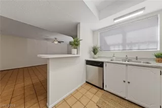 Photo #3: 2604362 Listing