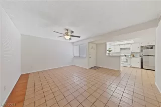 Photo #4: 2604362 Listing