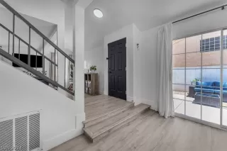 Photo #2: 2604376 Listing 