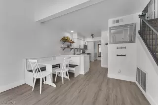 Photo #3: 2604376 Listing 