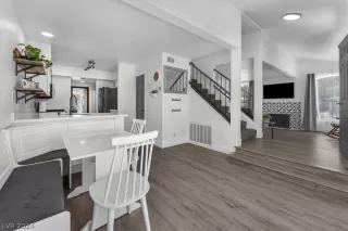 Photo #4: 2604376 Listing 