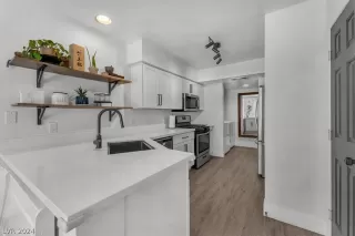 Photo #6: 2604376 Listing 