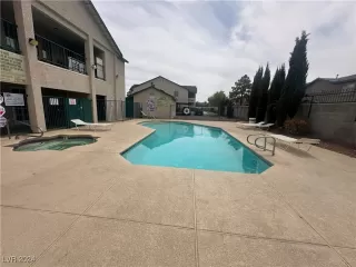 Photo #4: 2604434 Listing 